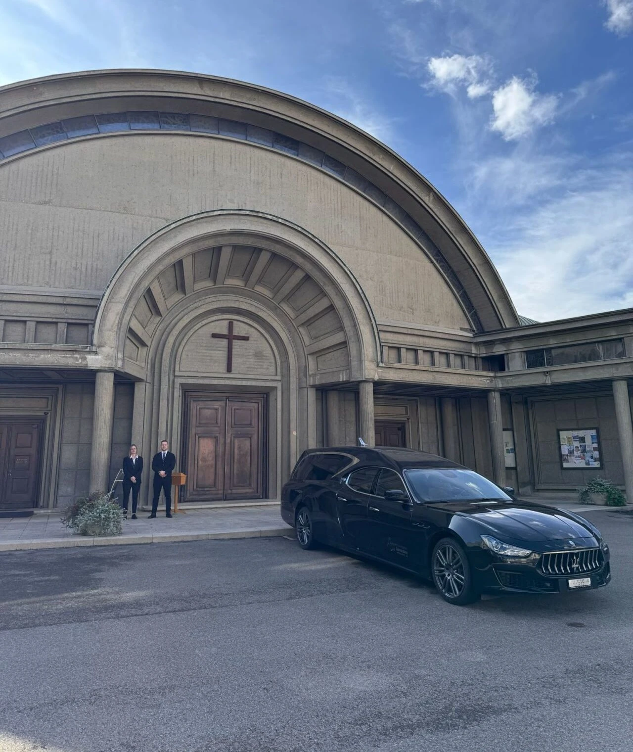 Le corbillard Maserati présenté par Brodard